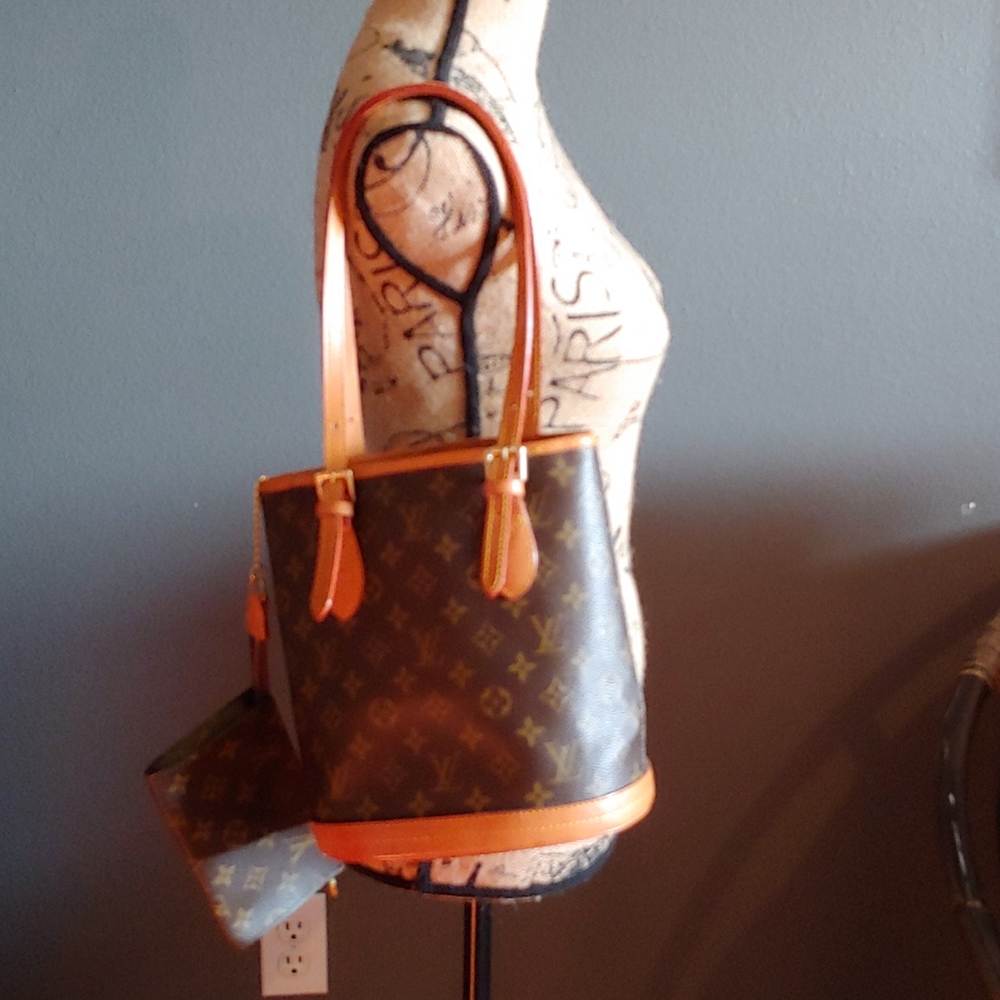 Authentic Vintage Louis Vuitton Petit Bucket Bag